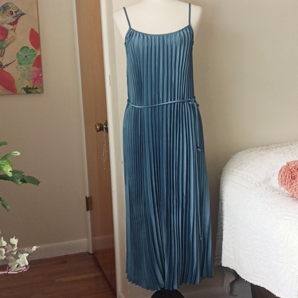 Sam Edelman satin plisse midi dress sleeveless round neck slate blue sz M